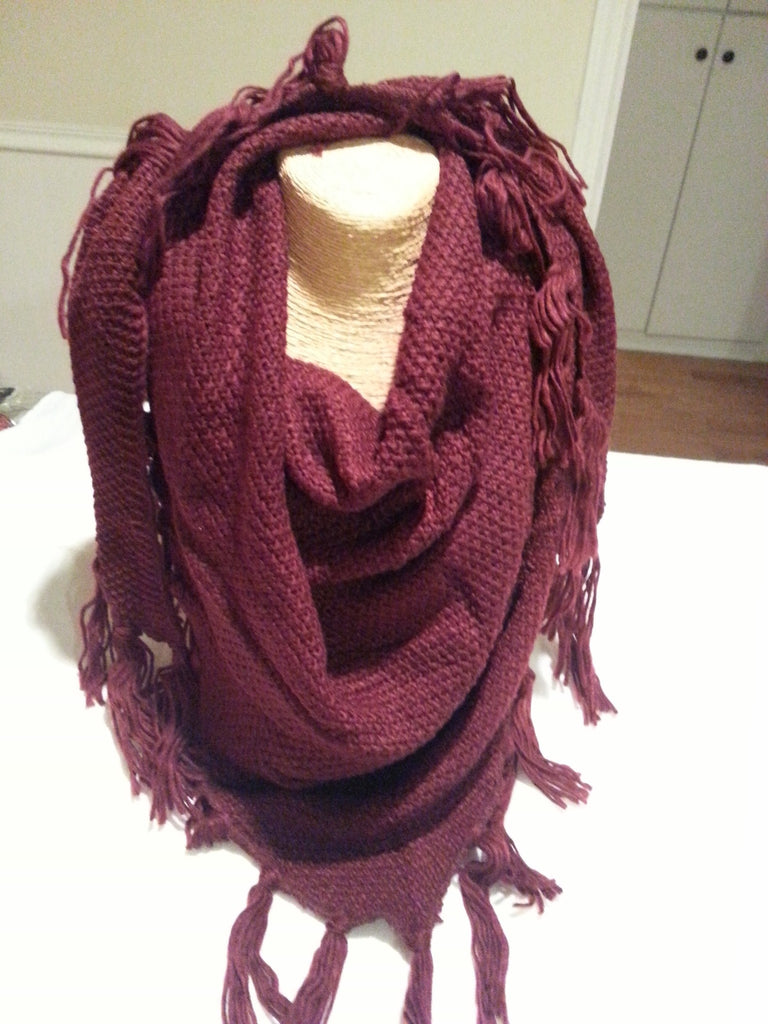 Triangle knit with fringe