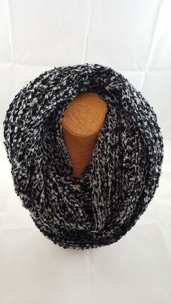 Two toned knit infinity