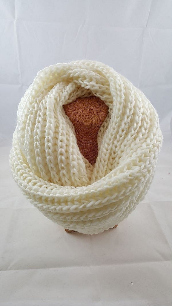 Ribbed knit infinity