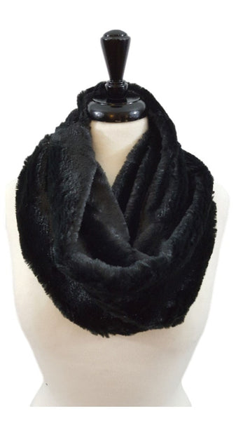 black_faux_fur_infinity_grande